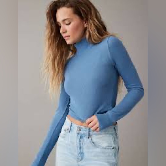 American Eagle Outfitters Tops - American Eagle Blue Cropped Turtle Neck, Size XL, EUC